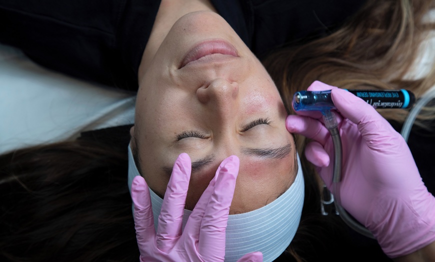 Image 2: Signature- oder Boost-Hydrogen-Behandlung für 1 Person