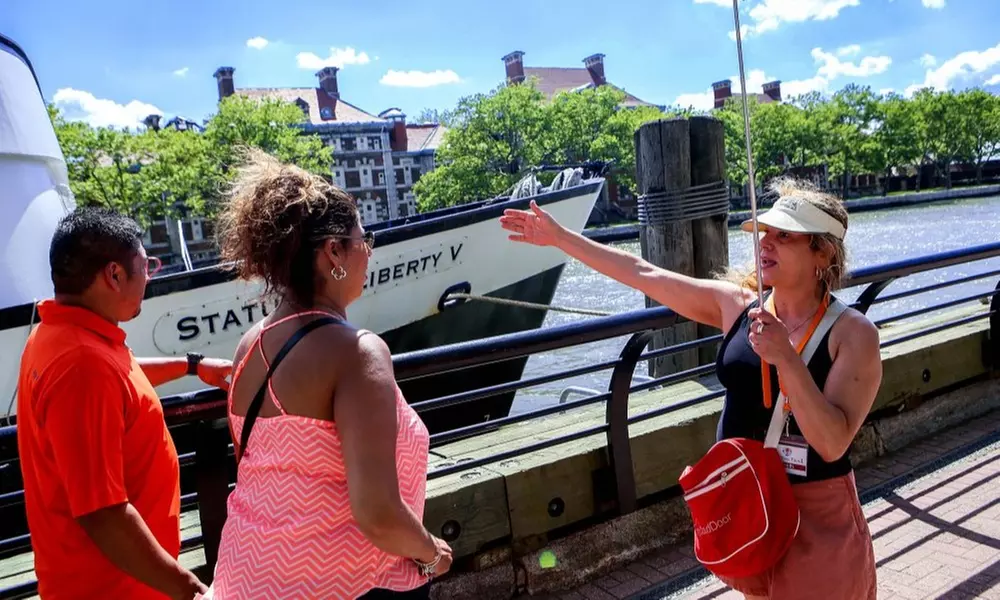 Guided Statue of Liberty and Ellis Island Tour