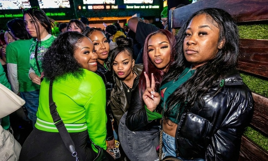 Image 4: Join the St. Patrick's Day Bar Crawl Extravaganza