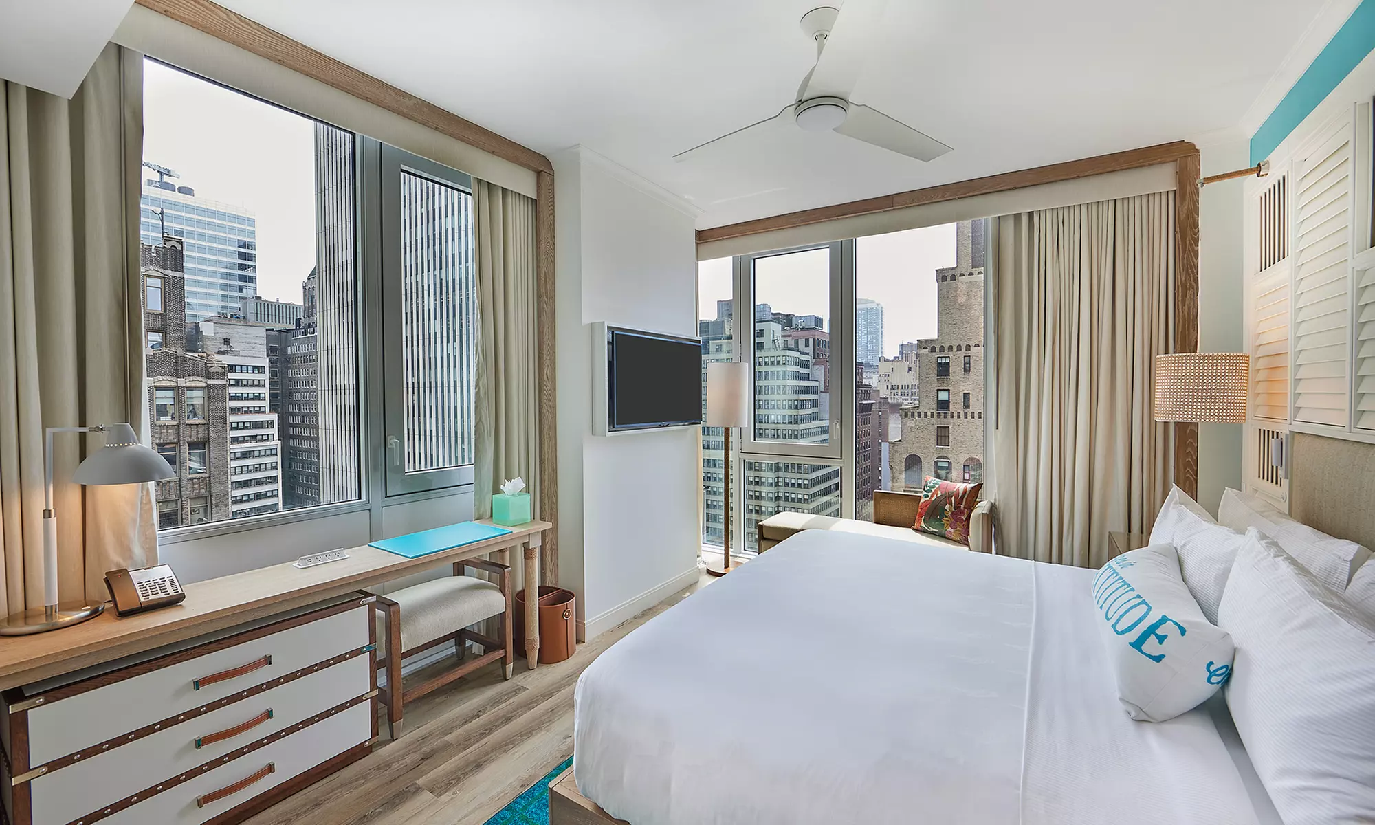 Resort in Midtown Manhattan with Rooftop Pool