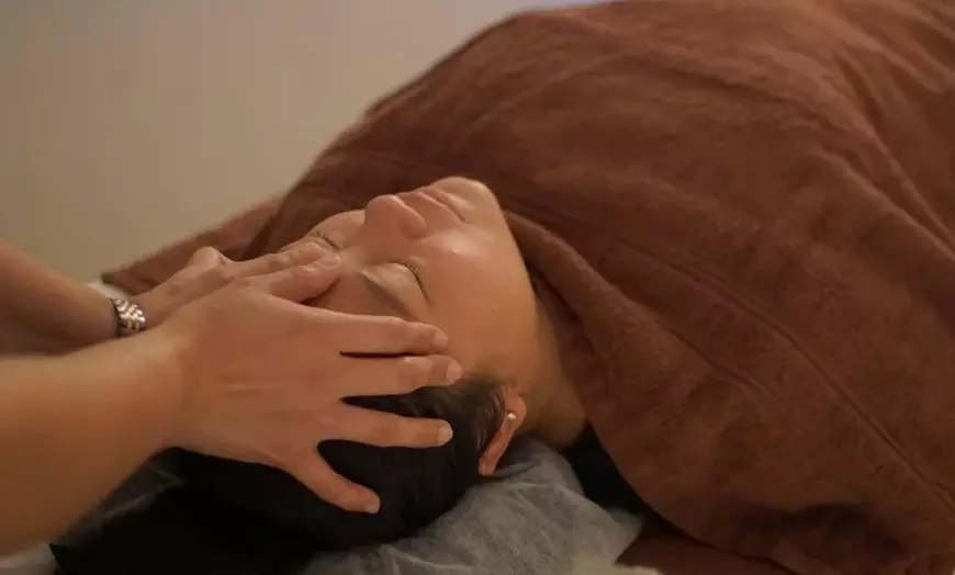Image 2: Hasta 72% de dto. en Masaje - Cuerpo completo en Back and Foot Massage