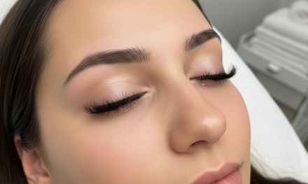 Pose complète d'extensions de cils méthode volume russe