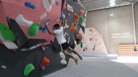 THEBARTON - All Day Indoor Climbing with Shoe / Chalk Hire - 1 Person - 3 locati - Beyond Bouldering