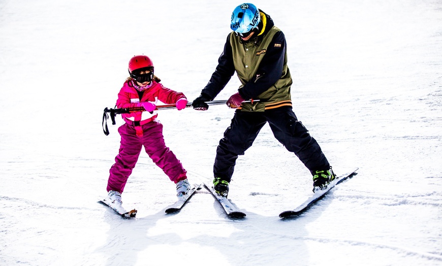 Image 5: Clase de 2 o 4 h de esquí o snowboard para 1 o 2 con equipo incluido
