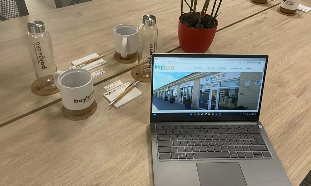 1 día de flex desk en espacio de coworking o 1 mes de oficina virtual