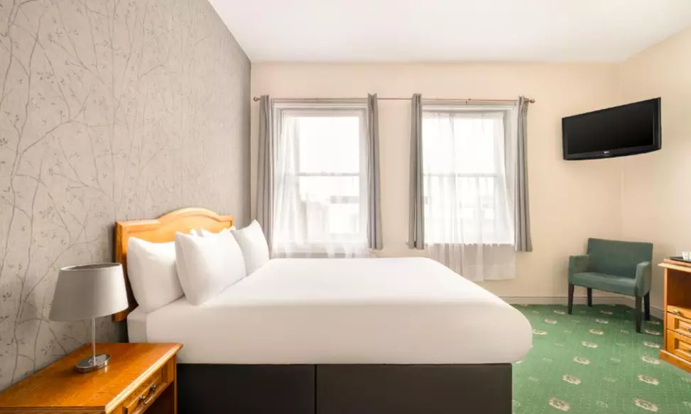 Cumbria: Standard Double Room with Bottle of Wine