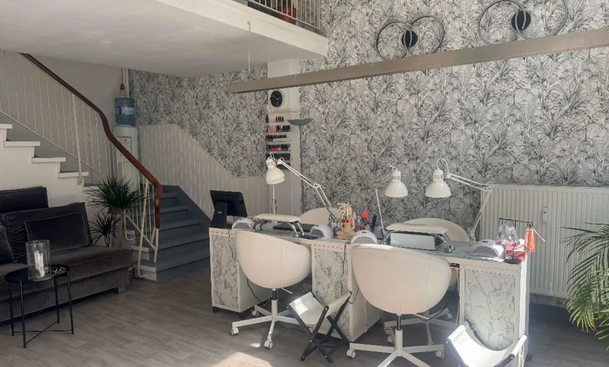 Image 5: Ervaar een diepe gelaatsverzorging met carbonpeeling