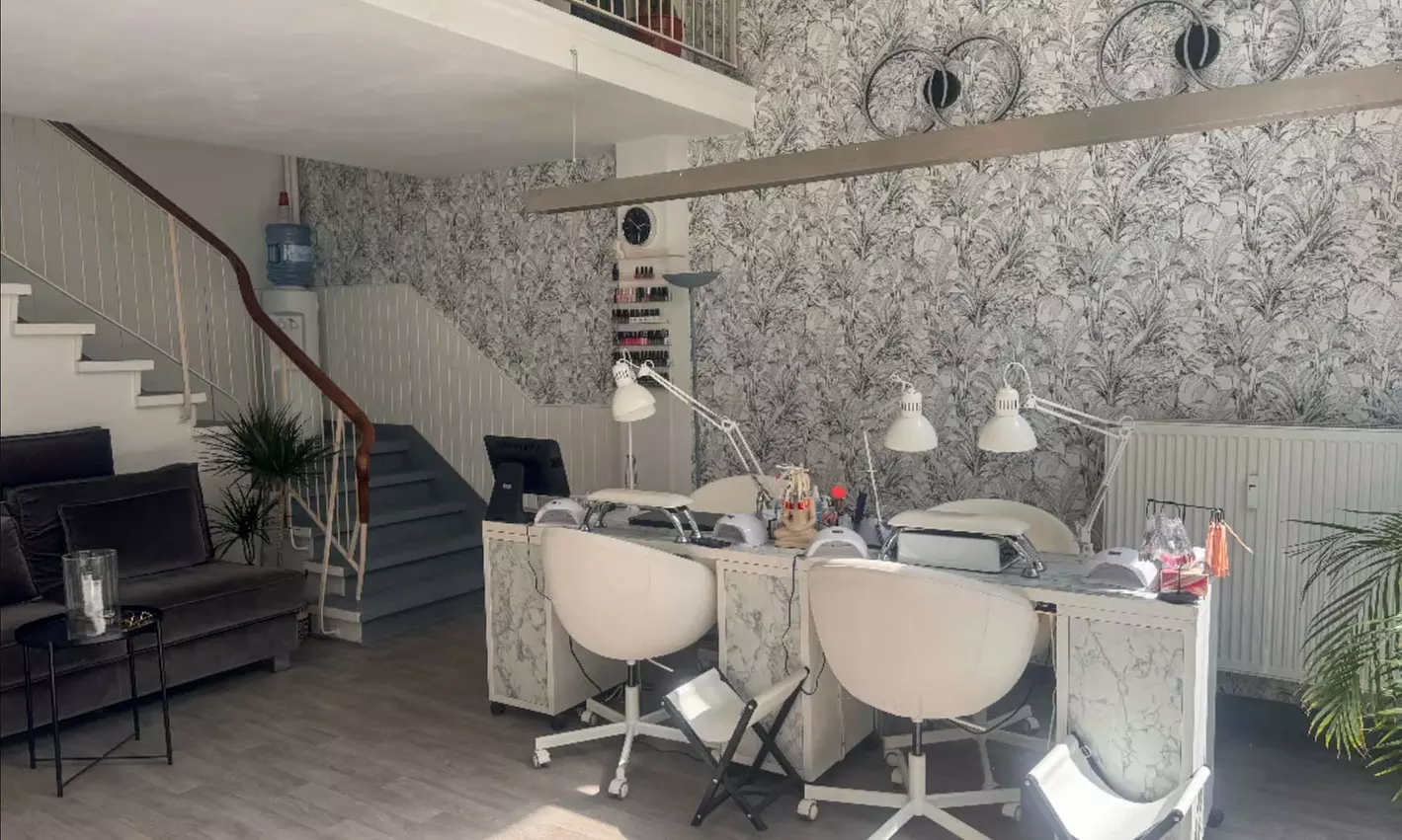 Ervaar een diepe gelaatsverzorging met carbonpeeling: 1 óf 3 sessies