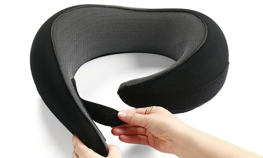 Image 8: Memory Foam Neck-Support Travel Pillow