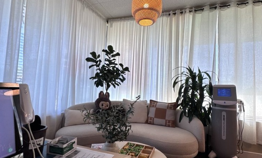 Image 6: Rejuvenating Headspa & Scalp Treatments for One & Couples Mon-Th Only