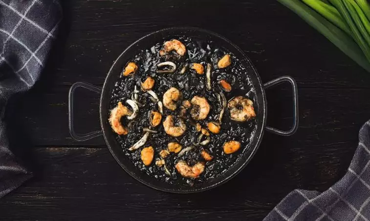 Menú de arroces, fideuá o marisco para 2 o 4 cerca de la playa