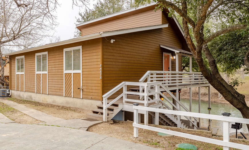 Image 25: Private Homes with Guadalupe River Access
