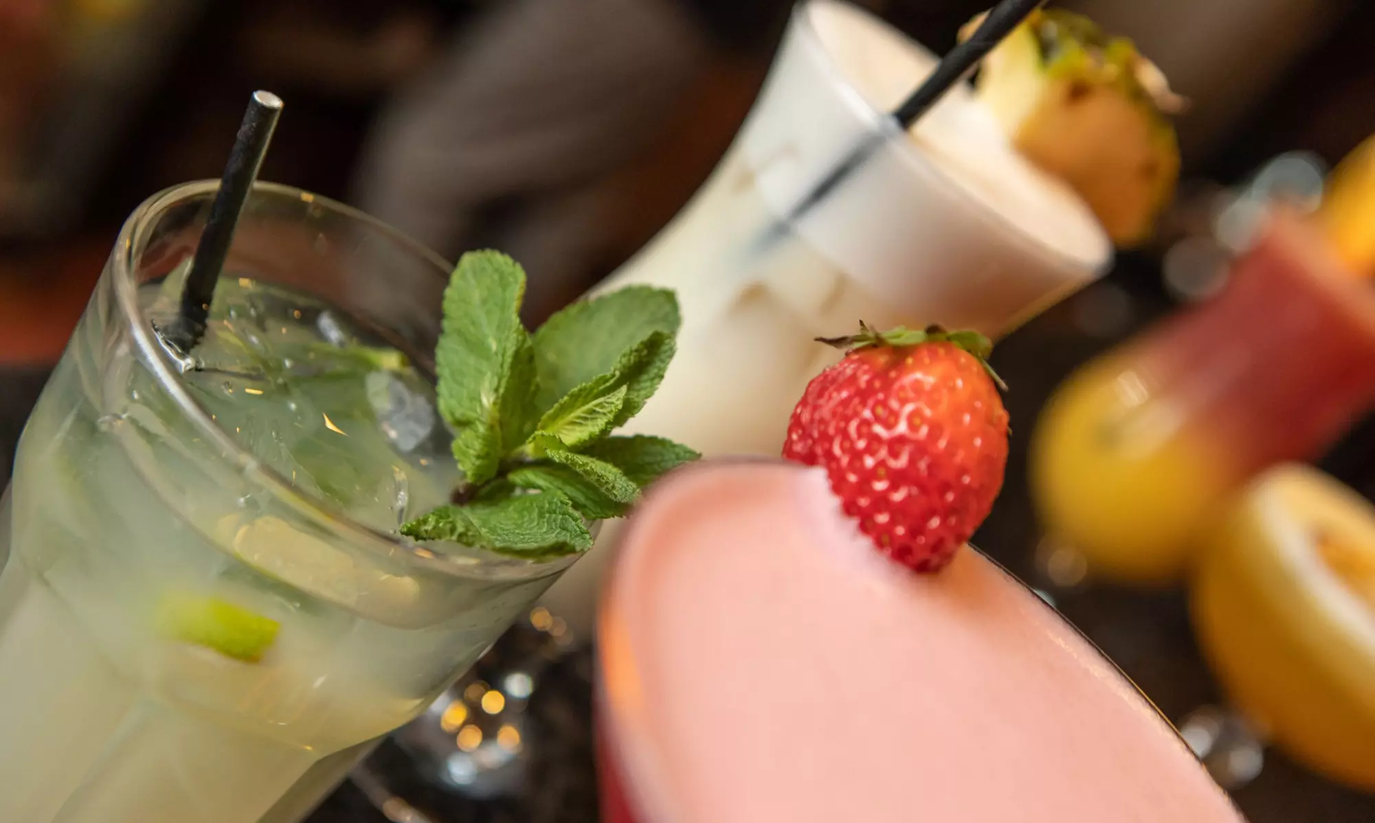 Beachfront in Blackpool: Getaway for 2 with Breakfast, Dinner & More!