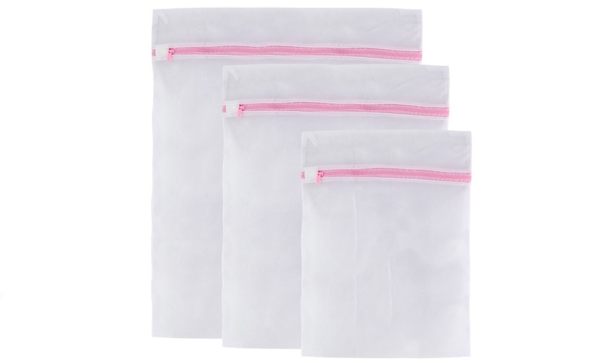 Image 12: 90L Large Laundry Basket Mesh Laundry Wash Bags for Socks Underwear Hosiery Bras