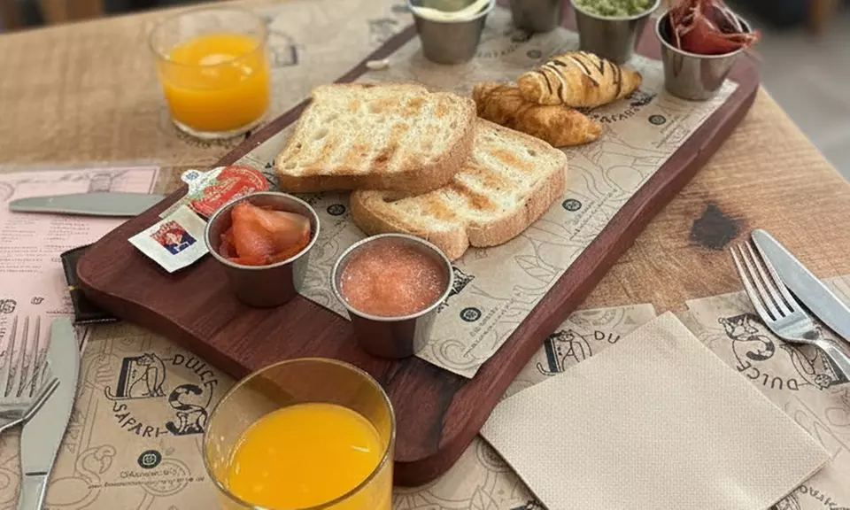 Brunch o merienda Salvaje con 3 pases, bebida y zumo para 2 o 4