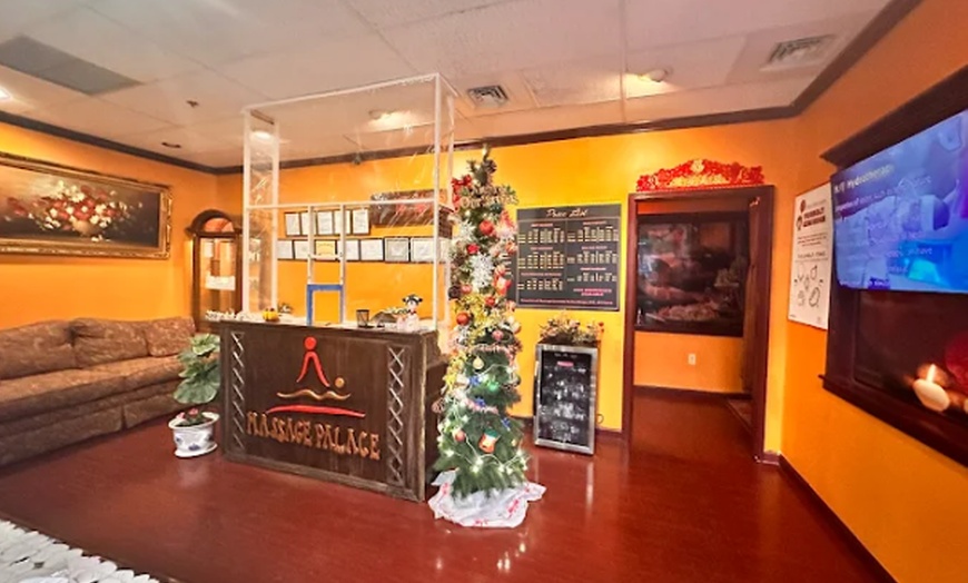 Image 3: 60 or 90-Minute Foot Massage or Body Massage on a Special Massage Bed