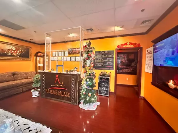 60 or 90-Minute Foot Massage or Body Massage on a Special Massage Bed