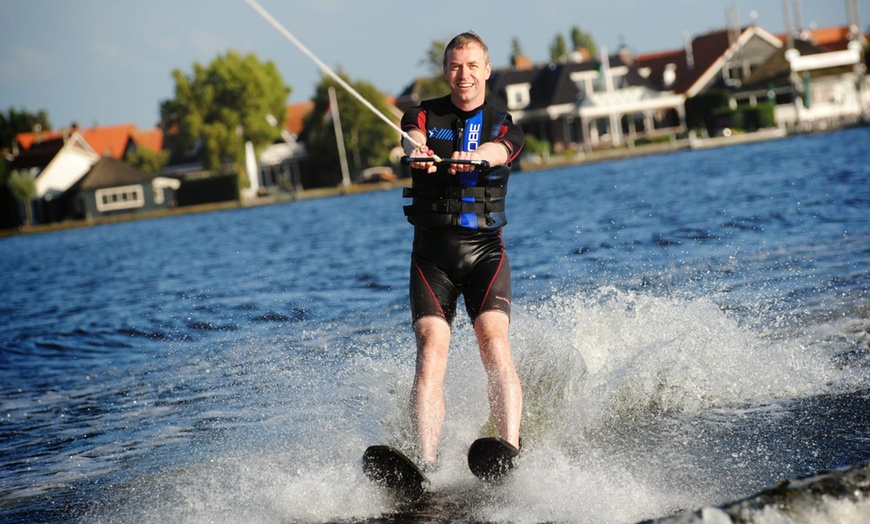 Image 2: Actief uitje op het water: waterski- of wakeboard-les