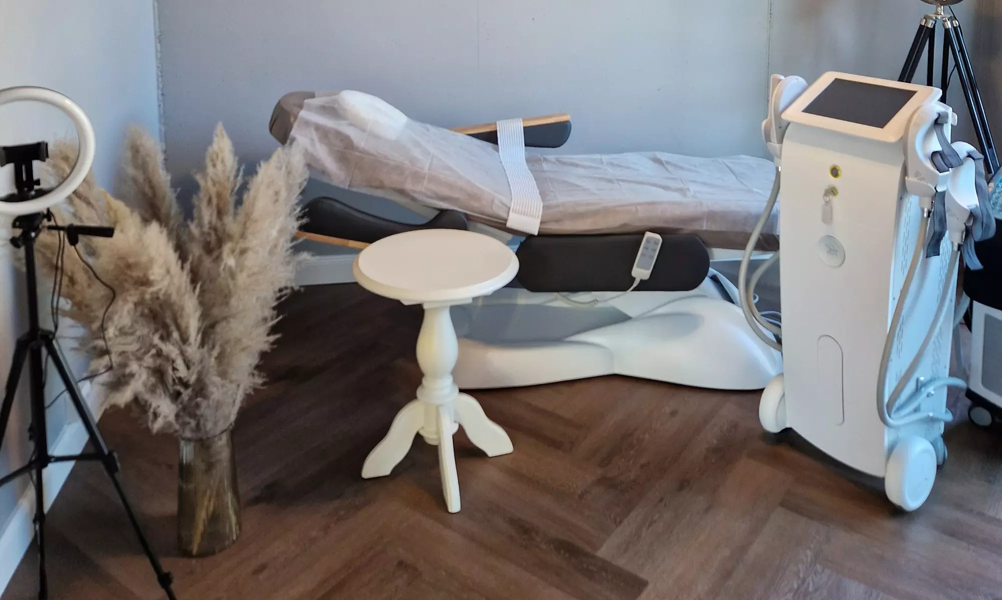 30 Min. Hi-EMT-Training für den Beckenboden oder 1 Zone nach Wahl