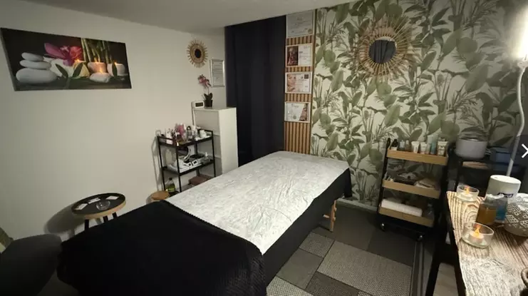 Jusqu'à 24% de remise sur Massage - Californien chez Atelier cils et massages - Primary Image