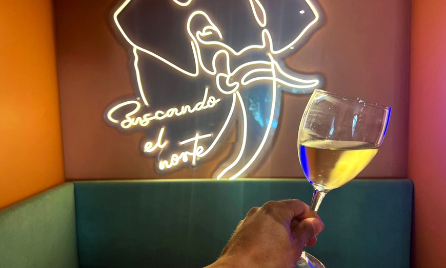 Image 12: ¡Sabores inigualables! Menú para 2 o 4 personas de cocina fusión