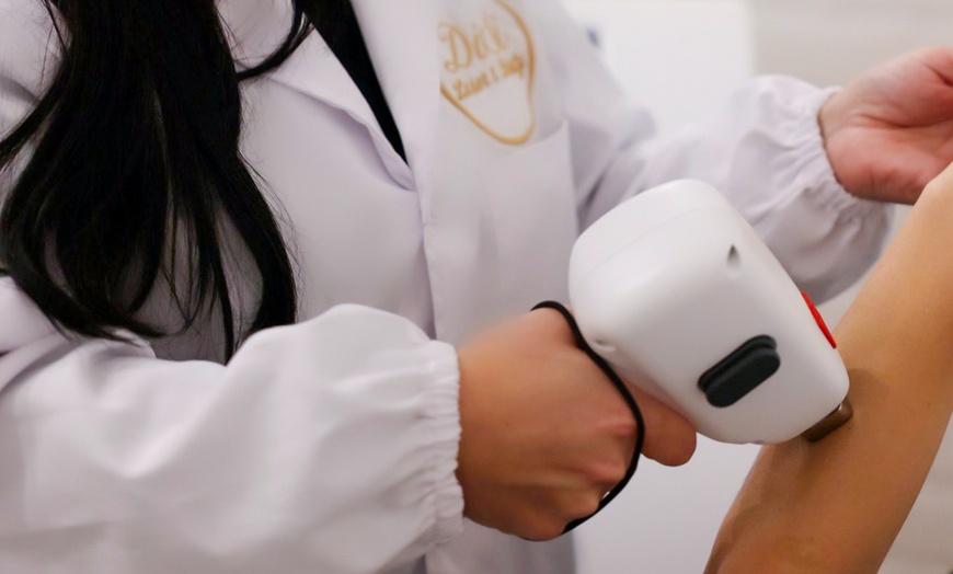 Image 1: 3 oder 5x Diodenlaser-Haarentfernung an 1 großen Zone für 1 Person