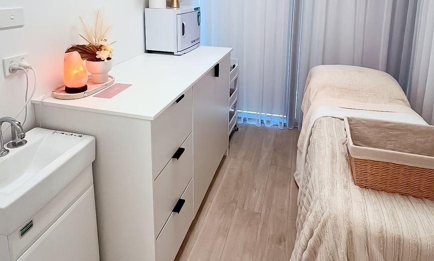 Image 3: 1 70-Min Signature Facial with Add-On or 1 or 2 45-Min Oxygen Facials