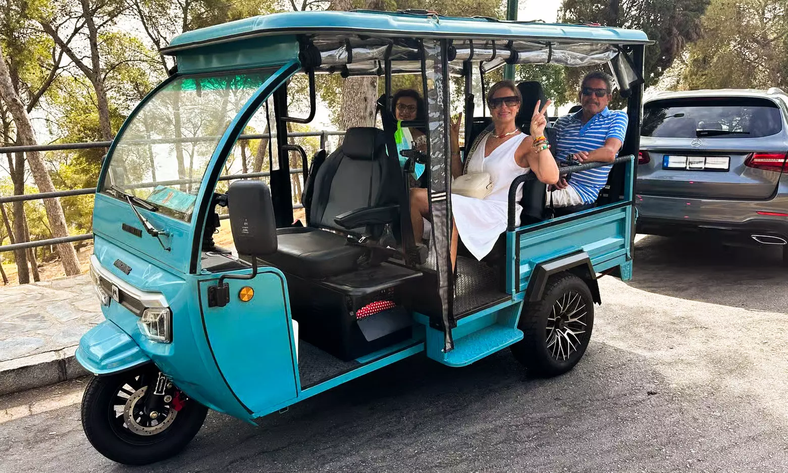 Tour Barcelona en tuk tuk eléctrico: 1 o 2 h, grupo o privado