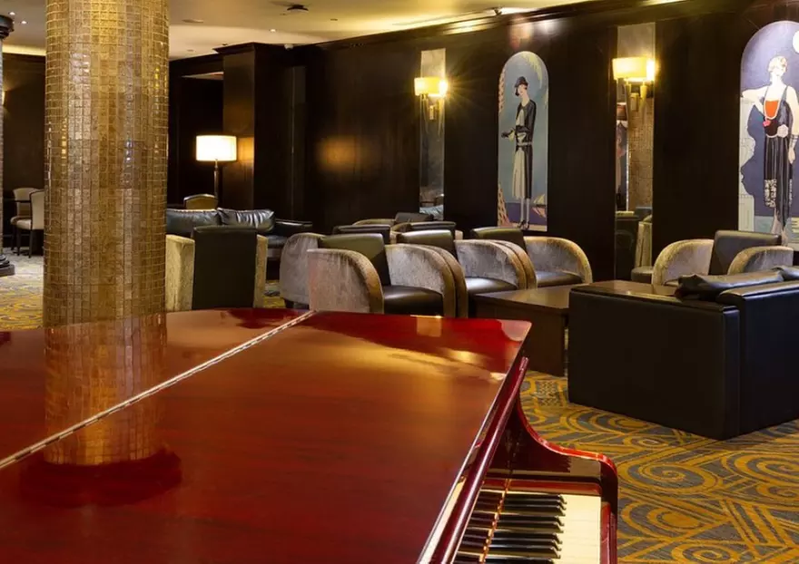 Friday Live Jazz Night With Gourmet Main Course & Wine For Up to 4