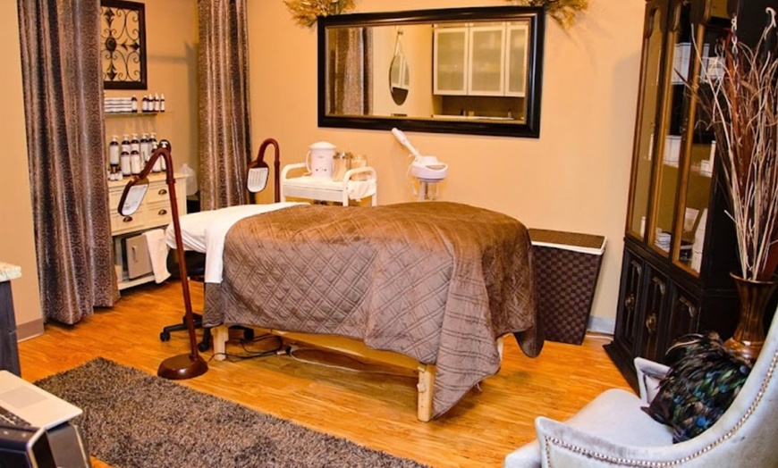 Image 6: Transform Your Look With Color, Conditioning, Keratin, & More 