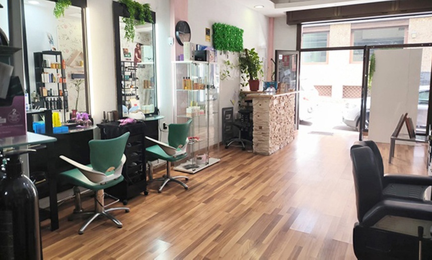 Image 7: Manicura o pedicura normal o semipermanente 