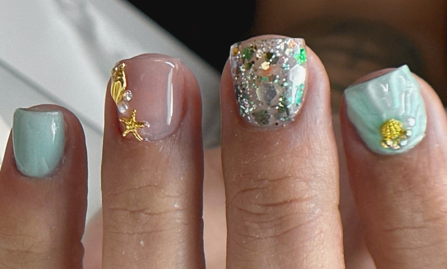 Image 5: Full Set with 2 Nail Designs or Swarovski Crystal Designs and More