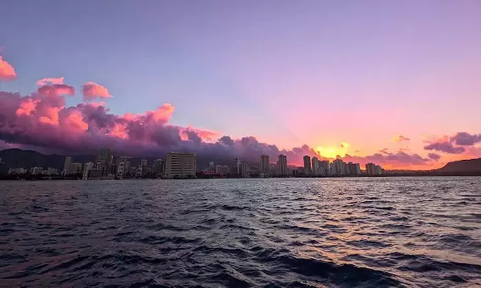 Private 2-Hour Waikiki Sail with Captain Castaway for Up to 6 Guests