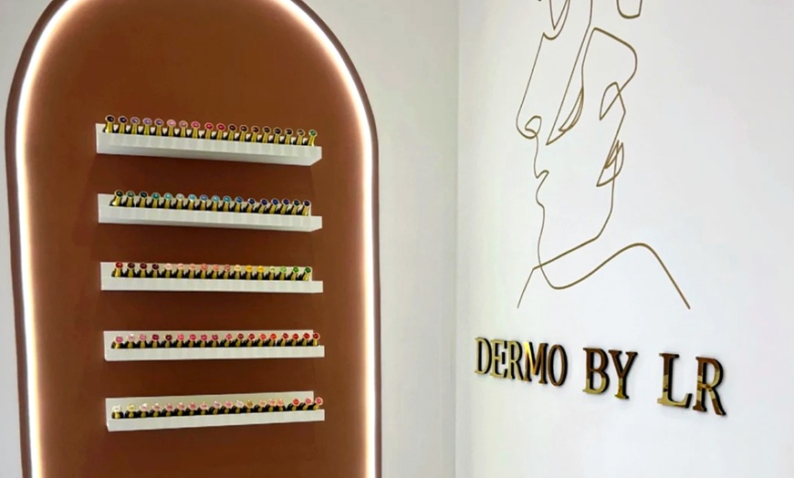 Image 2: Vernis semi-permanent avec gainage mains ou beauté des pieds