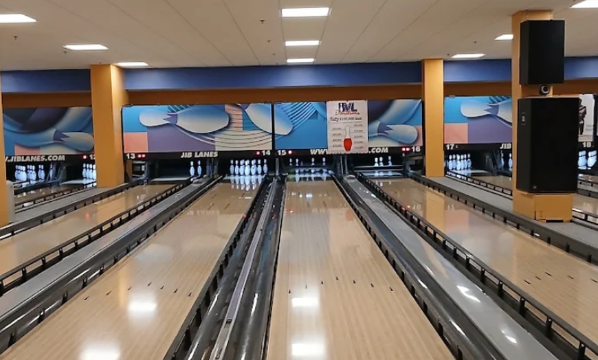 Image 3: Enjoy Two Games of Bowling with Shoes for Two, Four, or Six People