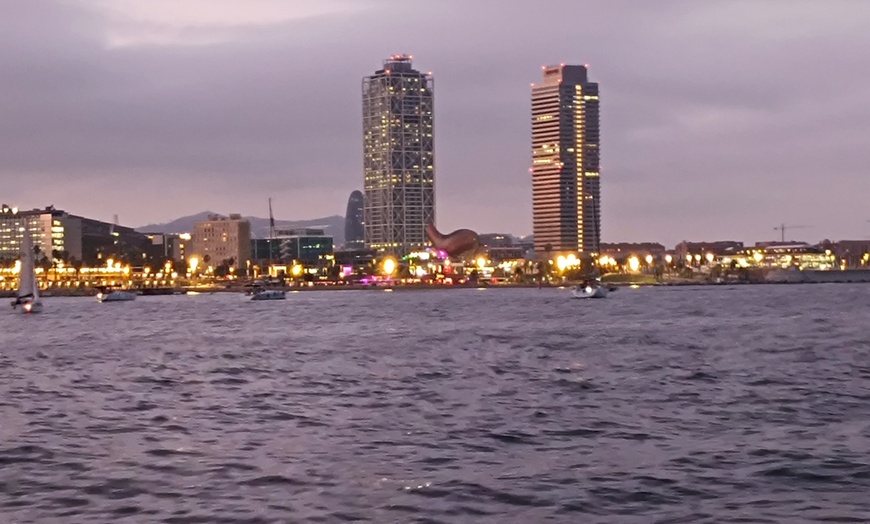 Image 5: Paseo en barco privado por la costa de Barcelona