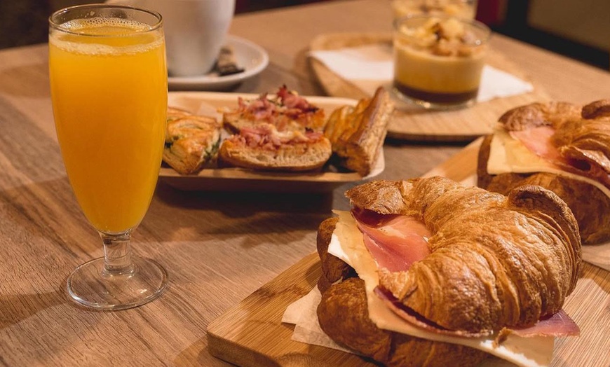 Image 14: Brunch con cava para 2 o 4 con platos salados, dulces y bebidas