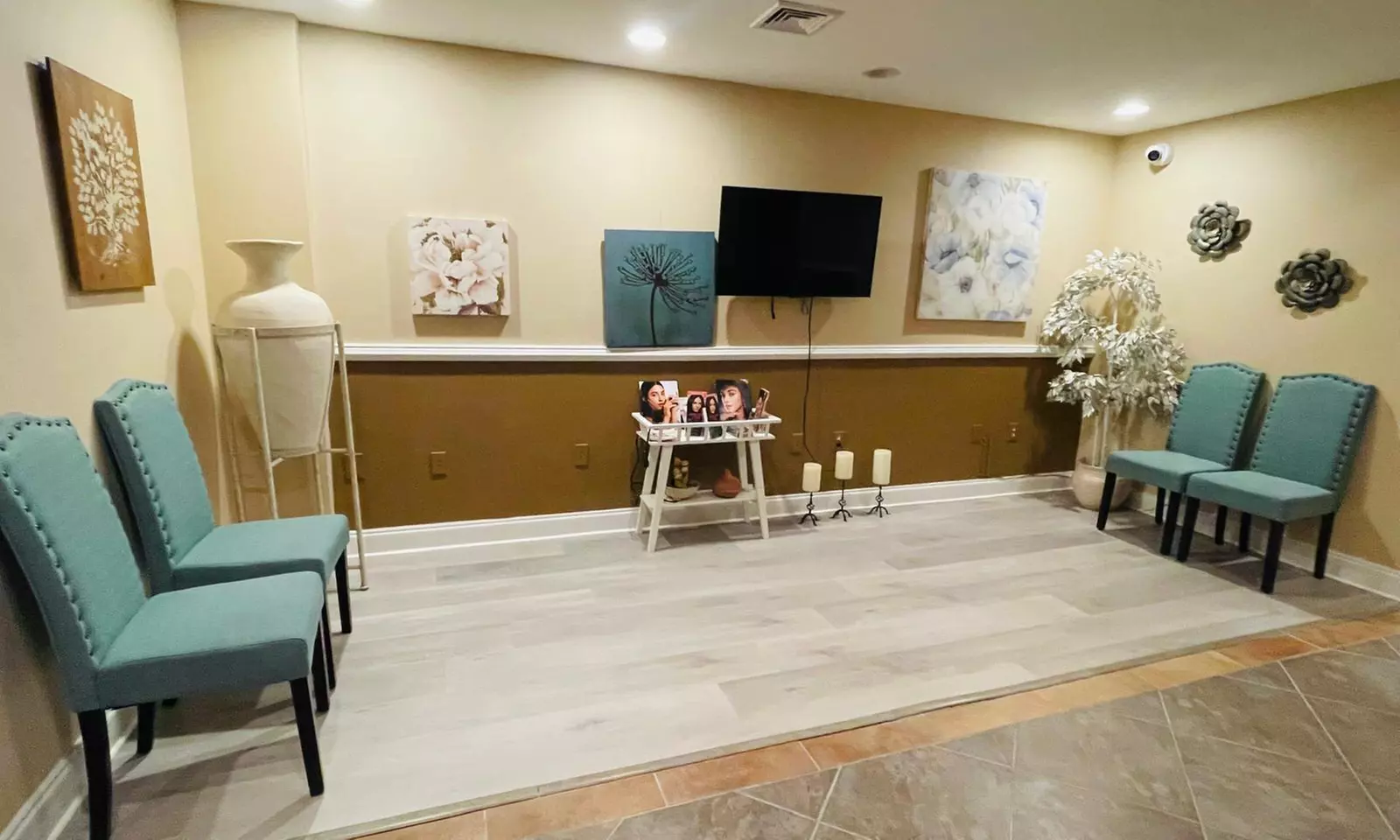 One or Two 60-Minute Basic/Chemical Peel/Hydra Facials