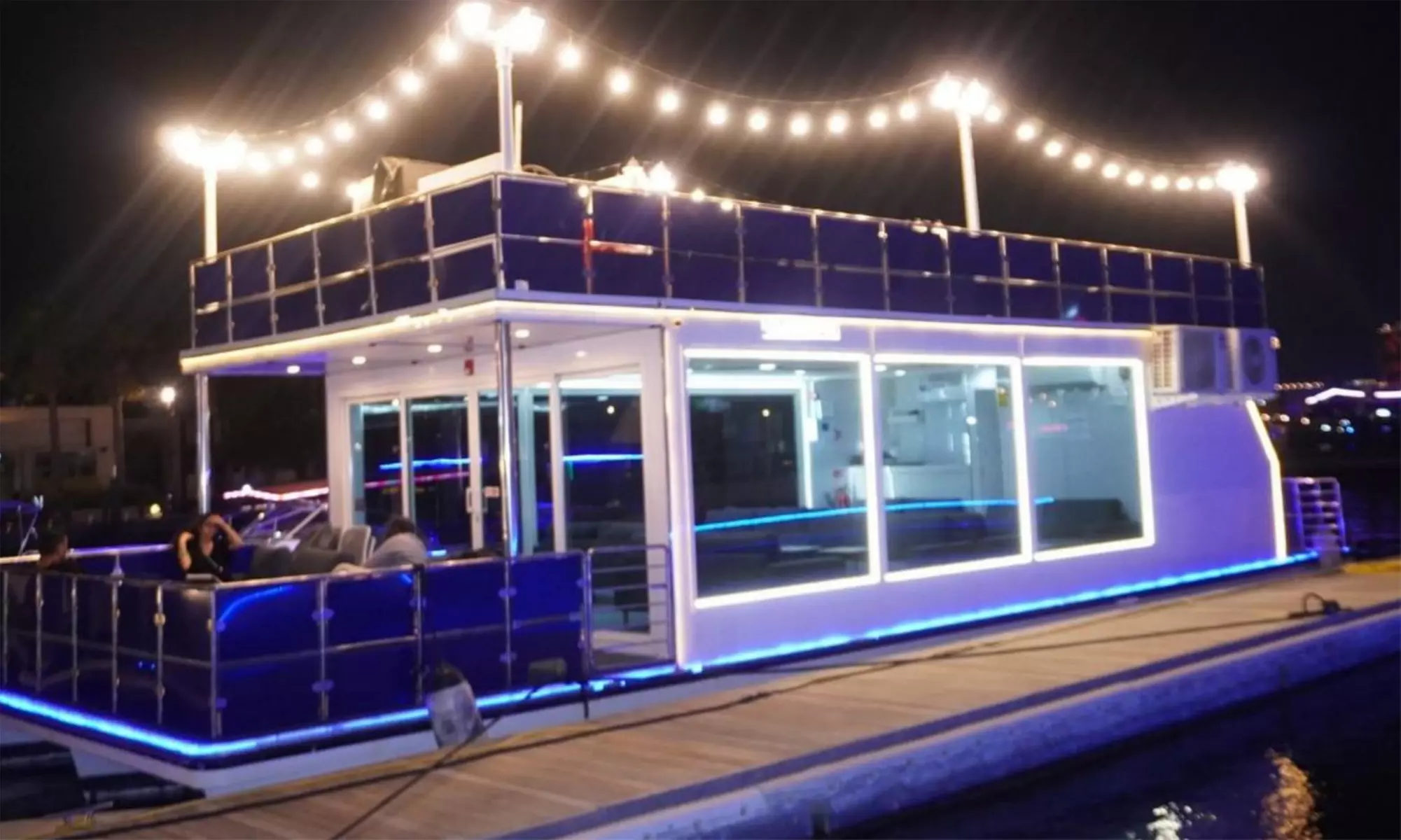 Dubai Canal Dinner + soft drinks 4* Luxury Boat For Up to Four Adults