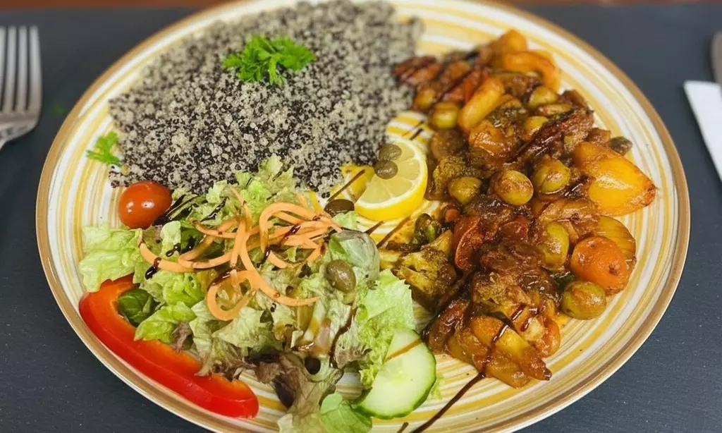 Frisch zubereitet und mit Liebe serviert: Frühstück nach Wahl für 1, 2 oder 4 Personen (bis zu 35% sparen) - Primary Image