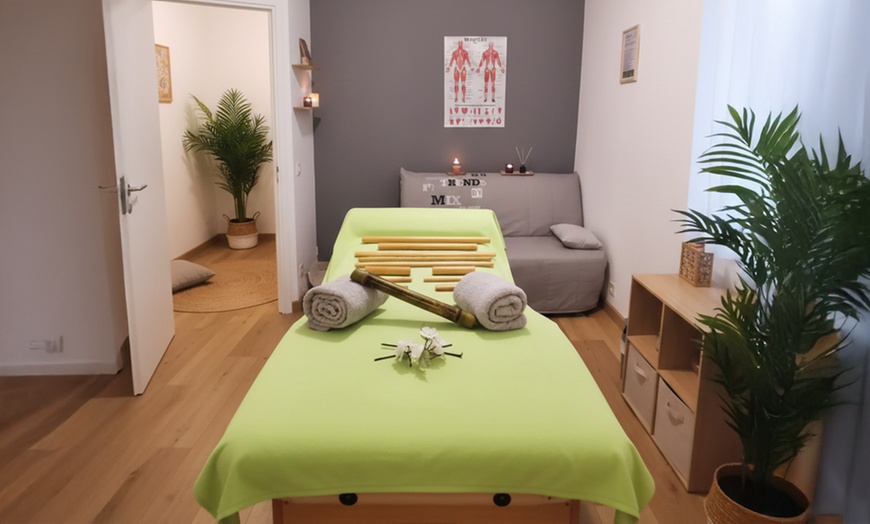 Image 8: Massage californien relaxant ou évasion au bambou de 60 min