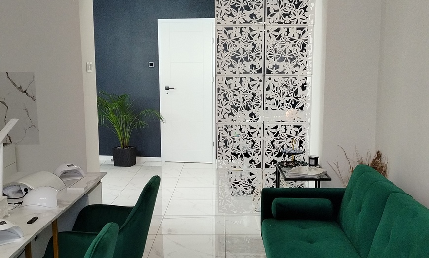 Image 4: Laserowy peeling węglowy