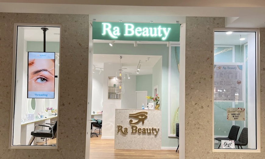 Image 3: 60Min Power Brightening, Microdermabrasion/Ultimate Luminfusion Facial