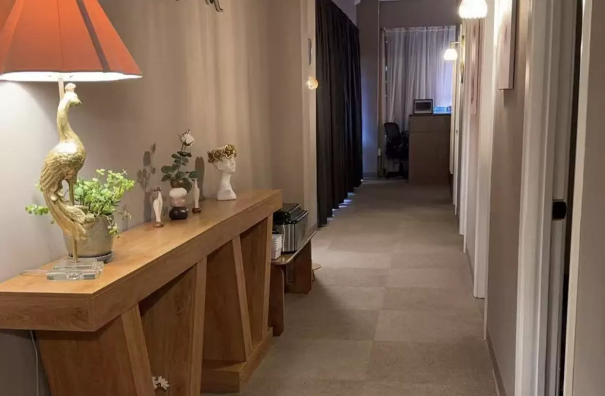 Oriental, Aromatherapy, or Lomi Lomi Body Massage w/ Hot Stones & More