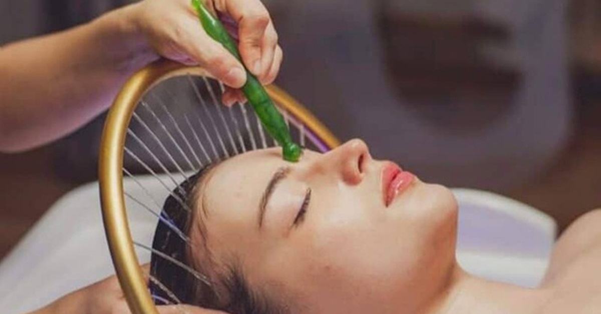 Ritual de head spa japonés y cuidado del cuello cabelludo en Málaga
