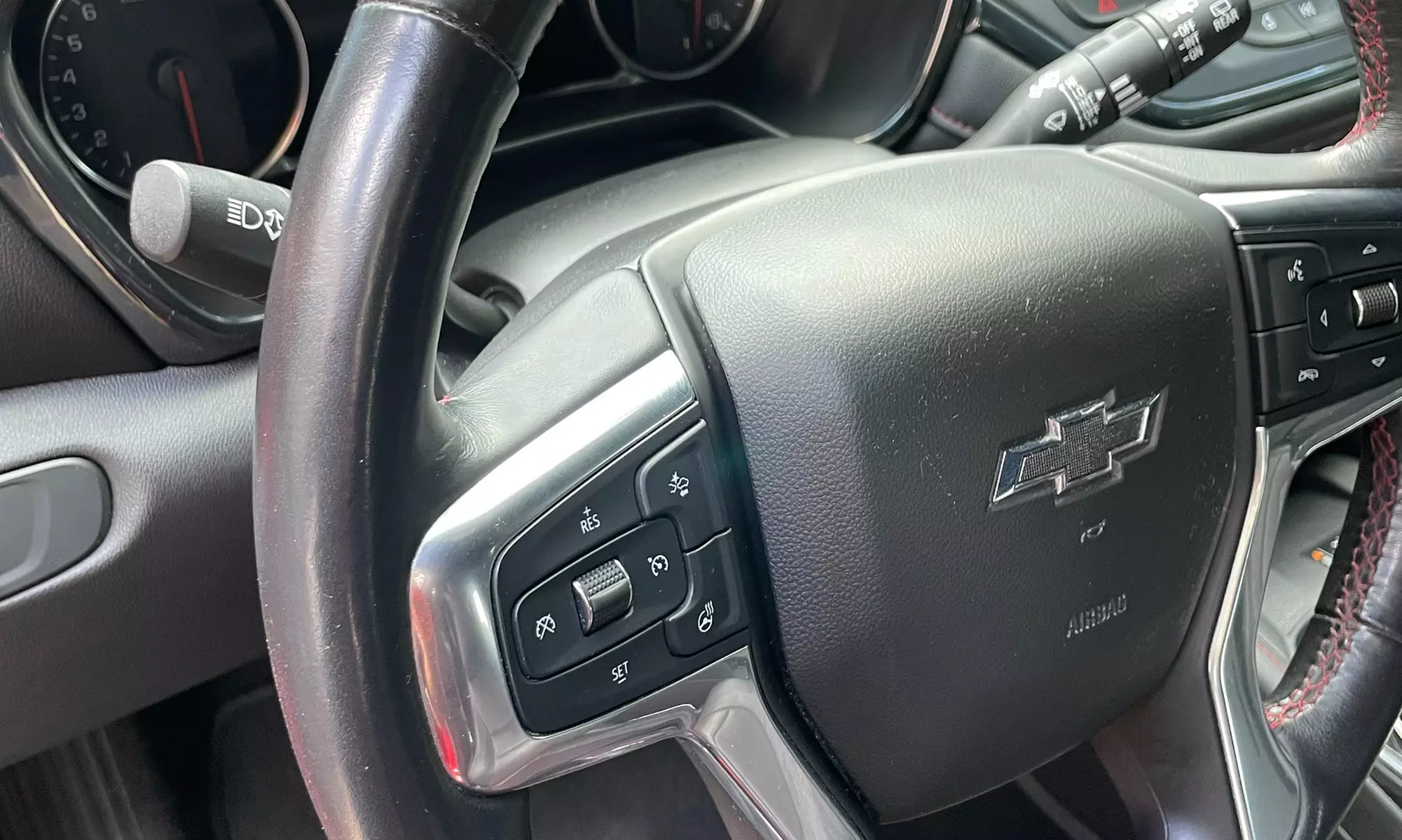 Interior Clean and Vacuum for Sedan & Sport Cars, Standard / Large SUV