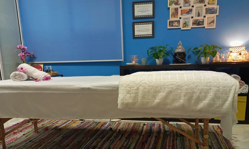 Image 7: Bono de 3, 6 o 9 sesiones de 1 hora/sesión de maderoterapia corporal