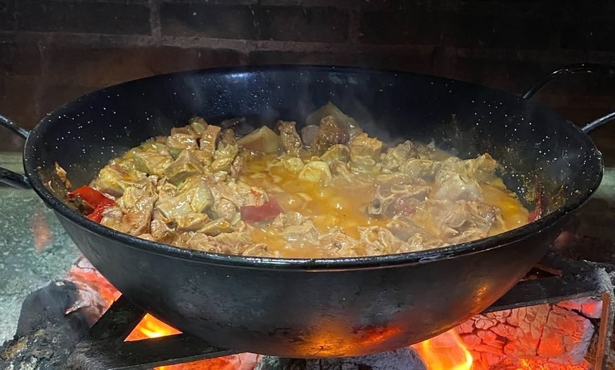 Image 10: Menú degustación con platos a compartir, postre y bebida para 2 o 4 