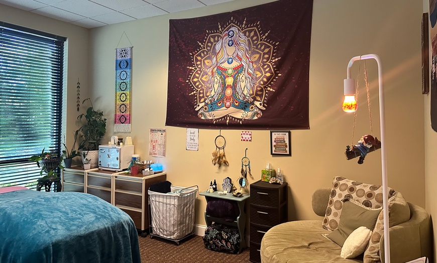 Image 2: 60/90-Min Full Body Massage, Assessment & Red Light Therapy Session! 