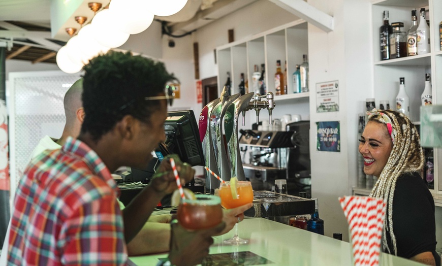 Image 16: Acceso a resort con fiesta, DJ, gogós, pool party y consumiciones